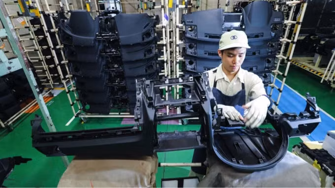 Nhiều người Việt Nam di cư theo diện thực tập sinh kỹ năng sang Nhật Bản với mức lương cao hơn các nước châu Á khác. Ảnh: Ken Kobayashi.
