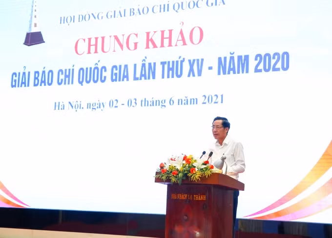 Chủ tịch Hội Nhà báo Việt Nam Thuận Hữu - Chủ tịch Hội đồng giải báo chí quốc gia, Chủ tịch Hội đồng Chung khảo giải Báo chí Quốc gia lần thứ XV - năm 2020. Ảnh: Sơn Hải