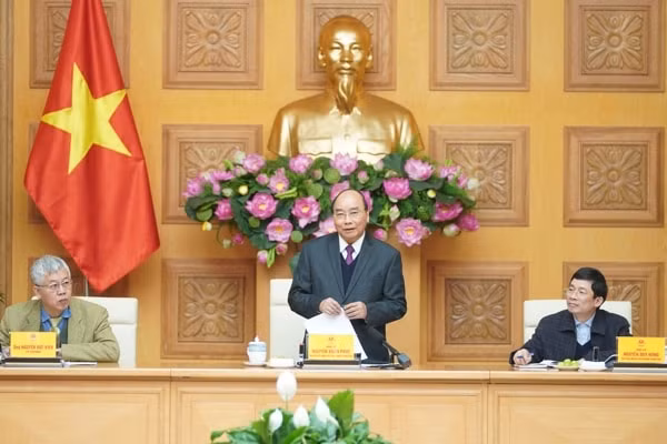 Thủ tướng Nguyễn Xuân Phúc mong muốn Tổ tư vấn kinh tế nâng cao chất lượng ý kiến tư vấn, bảo đảm tính thực tiễn, thiết thực, khách quan, độc lập, thẳng thắn. Ảnh: VGP