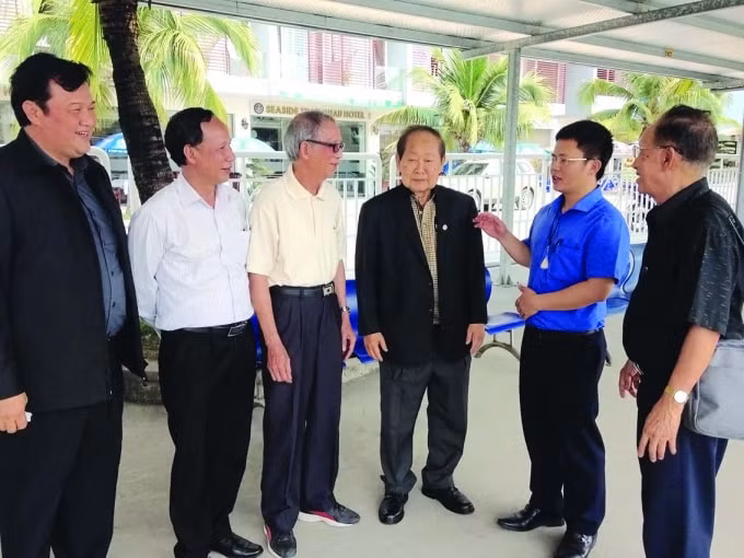 Lãnh đạo HNB Quảng Ninh tiếp đại biểu Liên đoàn Báo chí Thái Lan tại Hạ Long.