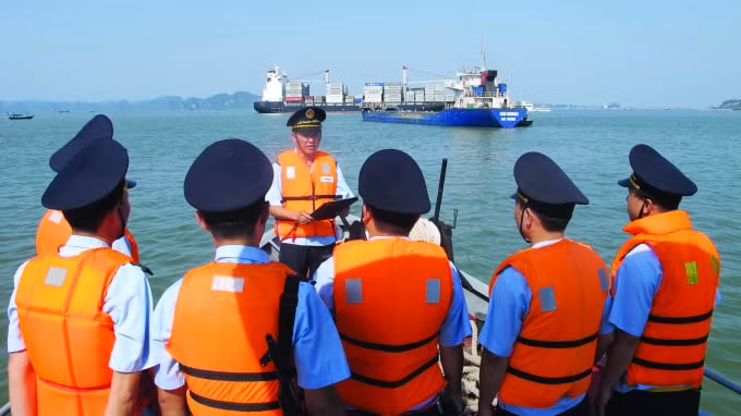 Đội Kiểm soát Chống buôn lậu khu vực miền Trung (Đội 2).