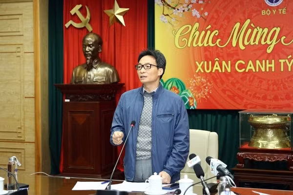 Phó Thủ tướng Vũ Đức Đam nhấn mạnh tinh thần sẵn sàng ở mức cao nhất để phòng, chống dịch viêm hô hấp cấp do virus Corona gây ra. Ảnh: VGP
