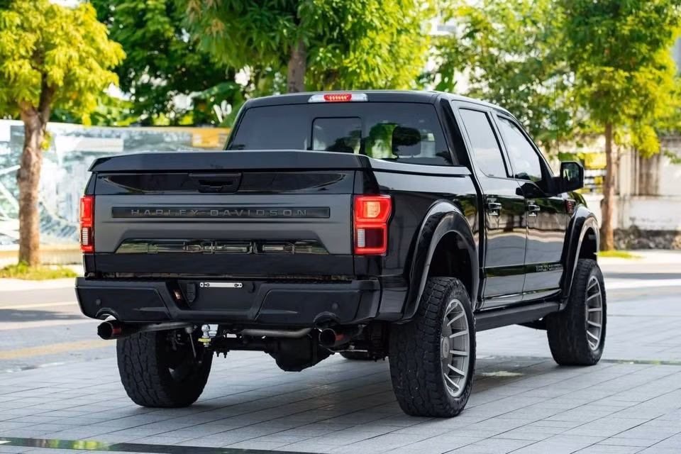 ford f 150 harley davidson hang luot duoc rao ban gan 7 ty dong hinh 2