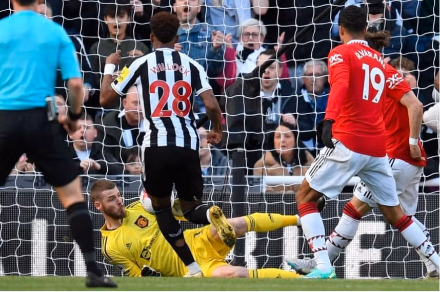 rashford thi dau mo nhat mu that bai day tiec nuoi tren san newcastle hinh 2