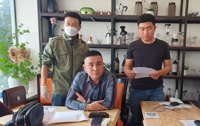 tam giu mot nha bao de dieu tra ve hanh vi cuong doat tai san hinh 1