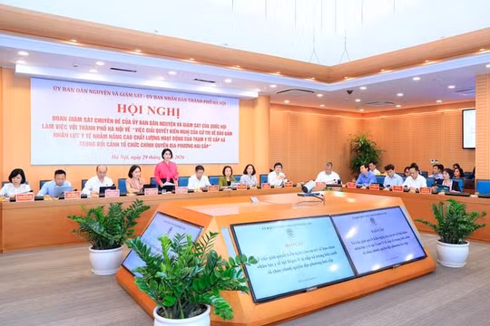 Hà Nội: Trạm y tế vướng 30 phần mềm không đồng bộ, lo thiếu hàng trăm nhân viên