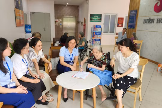 Hà Nội: Bảo đảm 100% người dân không bị gián đoạn nhận lương hưu, trợ cấp BHXH