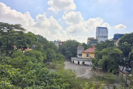 Sau quyết định phạt nặng doanh nghiệp: 'Đất vàng' Cao Bá Quát giờ ra sao?