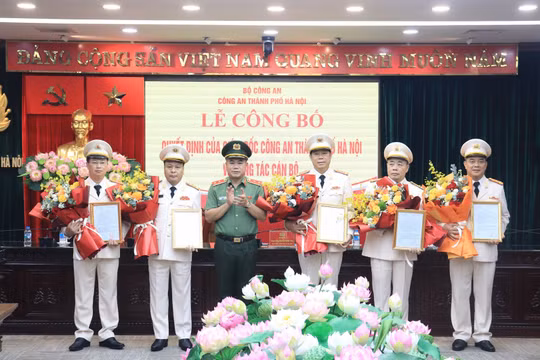 Công an TP Hà Nội công bố các quyết định về công tác cán bộ