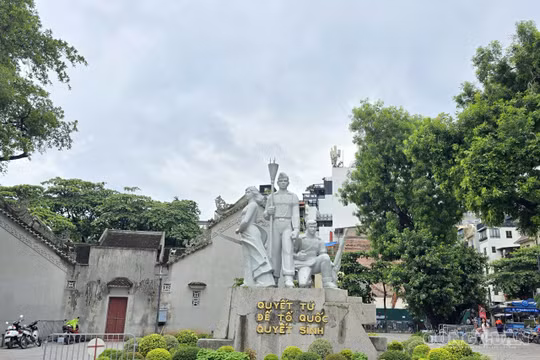 Tượng đài 'Quyết tử để Tổ quốc quyết sinh' trước đề xuất di dời