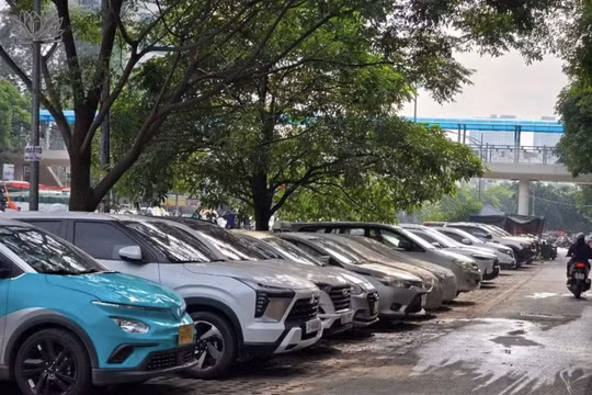 Hà Nội tăng phí sử dụng vỉa hè, lòng đường để trông giữ xe
