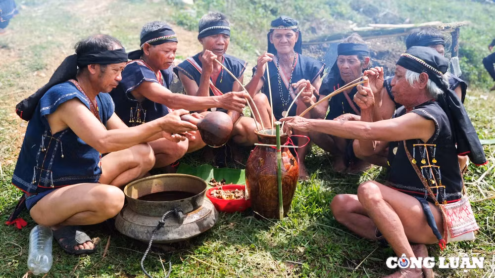 kbang gia lai dan lang bahnar tai hien nghi le cung ben nuoc hinh 5