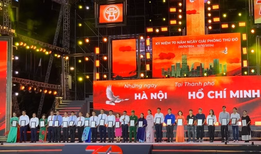 nhung ngay ha noi tai tphcm khep lai thanh cong voi hon 50000 luot khach tham quan hinh 2