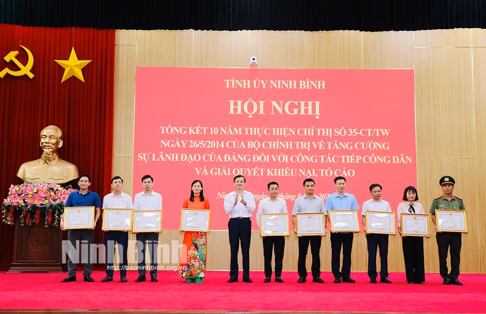 bi thu cap uy cac cap ninh binh da tiep 14400 cuoc voi 2214 luot cong dan trong 10 nam hinh 3