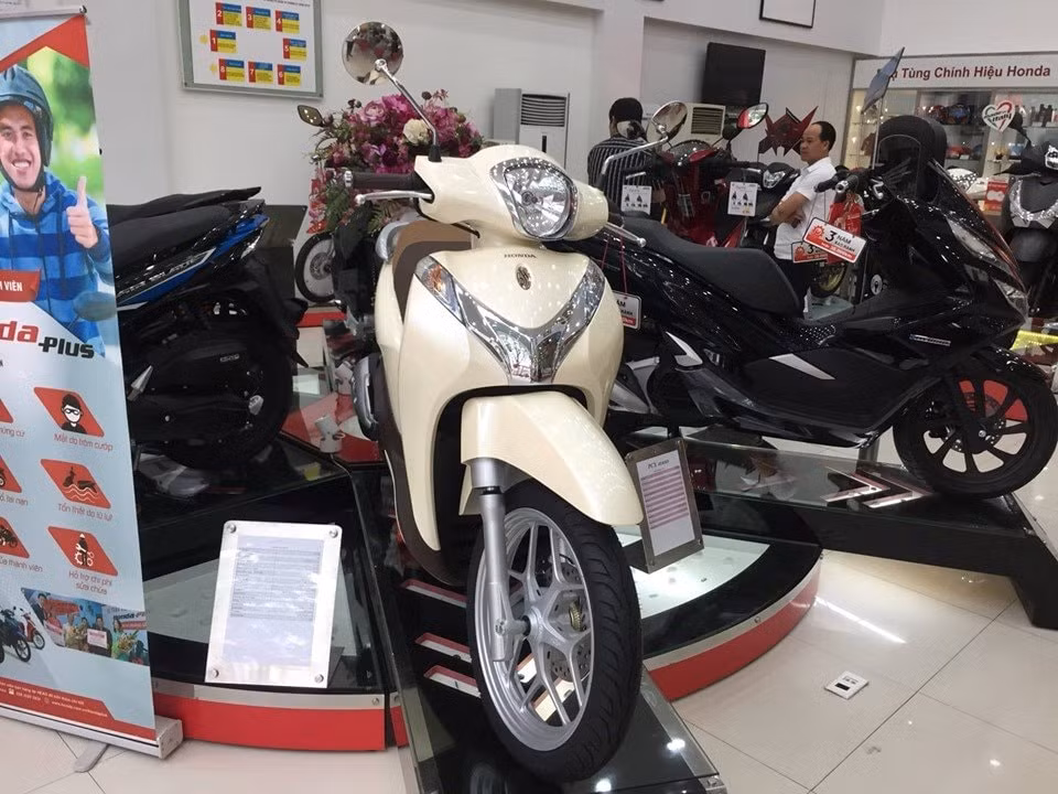 Doanh số các dòng xe ăn khách như Honda Wave Alpha và Vision&nbsp;cũng bị sụt giảm.