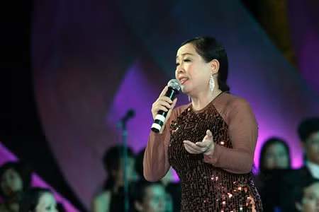 NSND Thu Hiền- một trong những nghệ sĩ thể hiện rất thành công các ca khúc về Bác Hồ.
