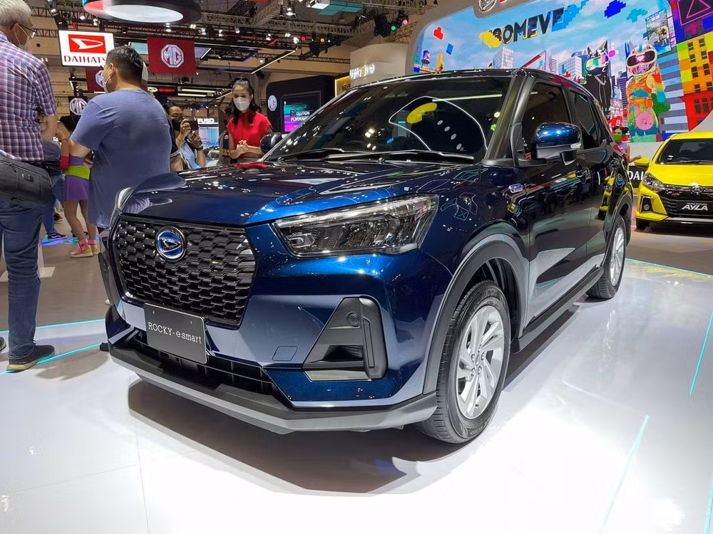 daihatsu rocky e smart hybrid ra mat ngoai hinh giong toyota raize hinh 2