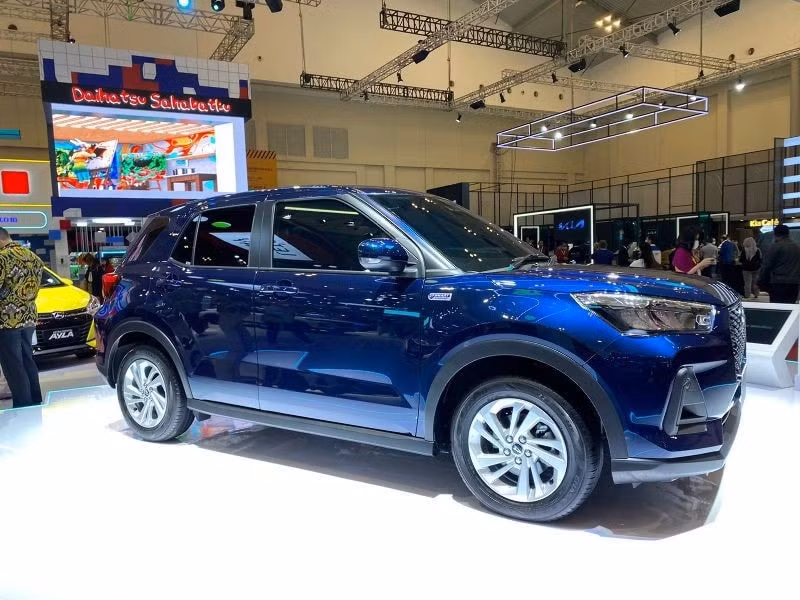 daihatsu rocky e smart hybrid ra mat ngoai hinh giong toyota raize hinh 6