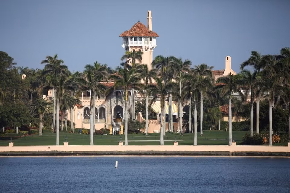 fbi thu giu tai lieu tuyet mat tai nha ong trump hinh 2