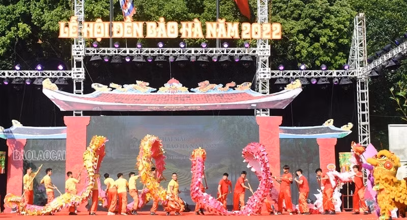 lao cai khai mac le hoi den bao ha tuong nho ong hoang bay hinh 1