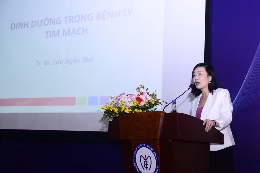 vinamilk cung cau lac bo dieu duong truong viet nam tap huan cham soc dinh duong benh ly cho dieu duong phia bac hinh 1