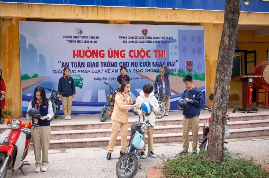 truong thcs thai thinh to chuc chuong trinh huong ung cuoc thi an toan giao thong cho nu cuoi ngay mai hinh 7