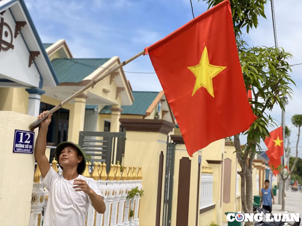 nang cao nhan thuc ve y nghia tam quan trong cua viec su dung co dang co to quoc hinh ban do viet nam hinh 1