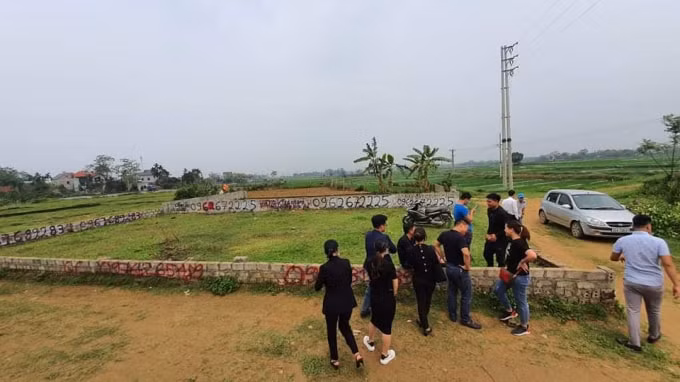 Người dân đổ xô đi mua đất tại Thạch Thất, Hà Nội bất chấp dịch bệnh Covid-19