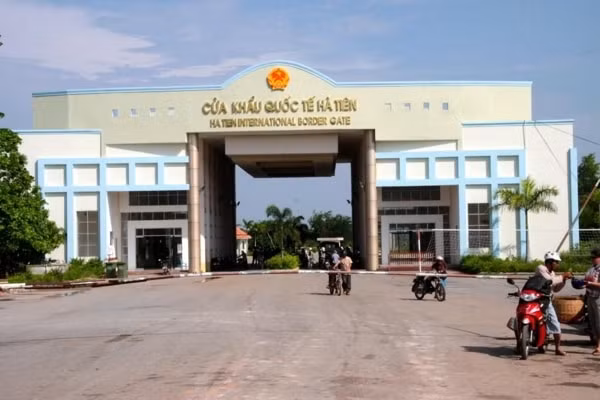 Tạm dừng các hoạt động qua lại đối với người tại các cửa khẩu biên giới Việt Nam - Campuchia và Việt Nam - Lào, từ ngày 1/4. Ảnh: TL