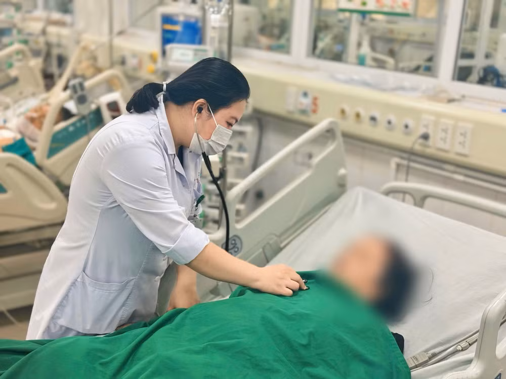Các bác sĩ khuyến cáo, tuyệt đối không tự ý mua, sắc uống hay ngâm rượu củ ấu tẩu hay bất kỳloại thảo dược có độc tính cao nếu chưa được chế biến đúng cách.