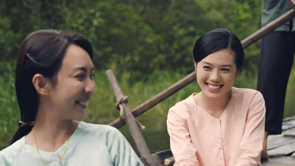 Trâm Anh (phải) lần đầu diễn cùng Thu Trang (trái). Ảnh: NSX 
