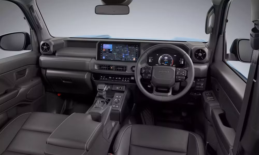 Thiết kế khoang lái Land Cruiser FJ - Ảnh: Toyota