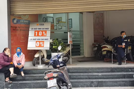 Lãi suất tiết kiệm lập “đỉnh” mới: “Câu lạc bộ 10%” thêm 2 thành viên