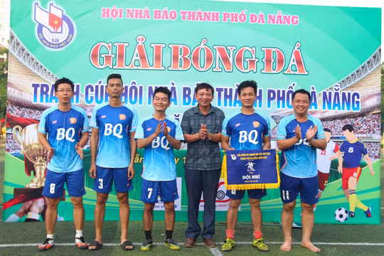 Giải Bóng tranh cúp Hội Nhà báo thành phố Đà Nẵng: Thắt chặt mối quan hệ giao lưu, đoàn kết