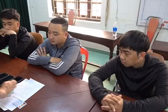 Bắt nhóm đối tượng chuyên cho vay tiền với lãi suất ‘cắt cổ"