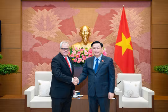 Chủ tịch Quốc hội Vương Đình Huệ tiếp Tổng Thư ký Quốc hội và Hội đồng Nhà nước Cuba