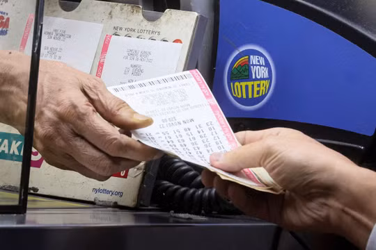 Giải xổ số Powerball tiếp tục tăng lên 1,9 tỷ USD
