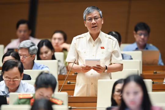 "Tham nhũng vặt" đã làm chùn bước các nhà đầu tư, xói mòn lòng tin của Nhân dân