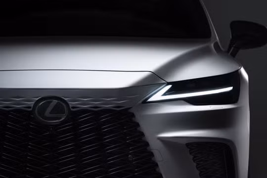 Xe sang Lexus RX 2023 lộ diện