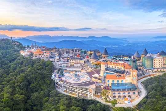 Sun World Ba Na Hills hóa xứ sở của những người khổng lồ