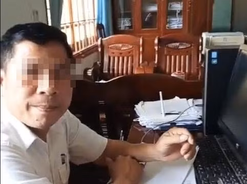 Kon Tum: Tạm đình chỉ cán bộ thuế say xỉn, xưng hô mày tao với dân
