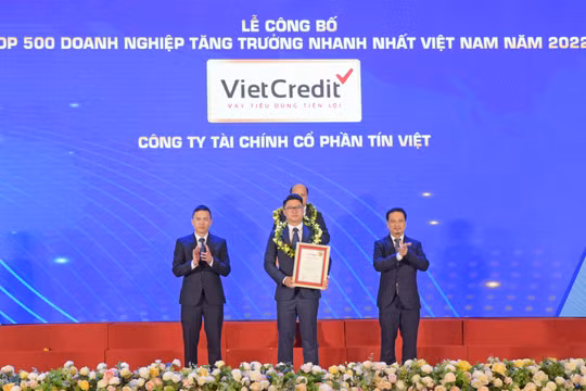 VietCredit là công ty tài chính duy nhất vào top 10 bảng xếp hạng FAST500