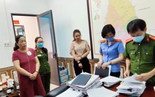Bắt giam nữ Giám đốc Trung tâm Quản lý đất đai TP Điện Biên Phủ