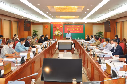 Đề nghị Ban Bí thư xem xét, thi hành kỷ luật Trung tướng Đỗ Quyết, Giám đốc Học viện Quân y