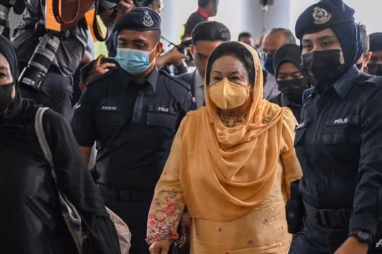 Vợ của cựu Thủ tướng Malaysia Najib ra toà vì cáo buộc nhận hối lộ