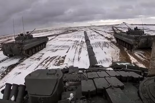 Nga đã bao vây các phía, đưa Ukraine vào thế gọng kìm