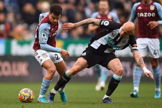 Kieran Trippier ghi điểm, Newcastle vất vả thắng Aston Villa 1-0