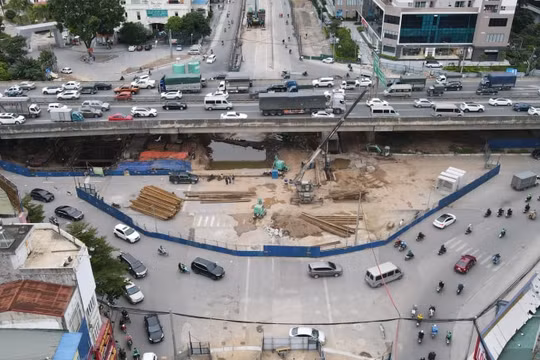 Điều chỉnh thời gian hoàn thành dự án hầm chui Lê Văn Lương