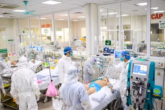 Hà Nội hạn chế tối đa bệnh nhân Covid-19 chuyển tầng nặng, tử vong