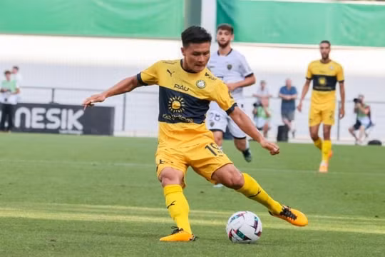 Quang Hải không thi đấu, Pau FC thắng trận đầu tiên